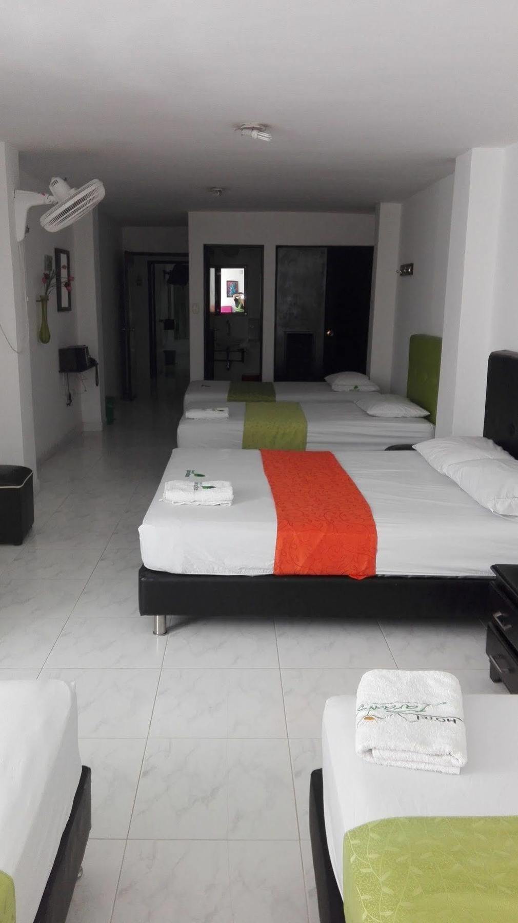 Hotel Paradise Lleras Medellín Kültér fotó